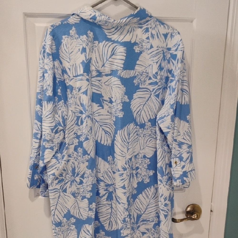 Anne Klein Corn Flower Blue and White Floral Button-Up Shirt - Picture 8 of 11